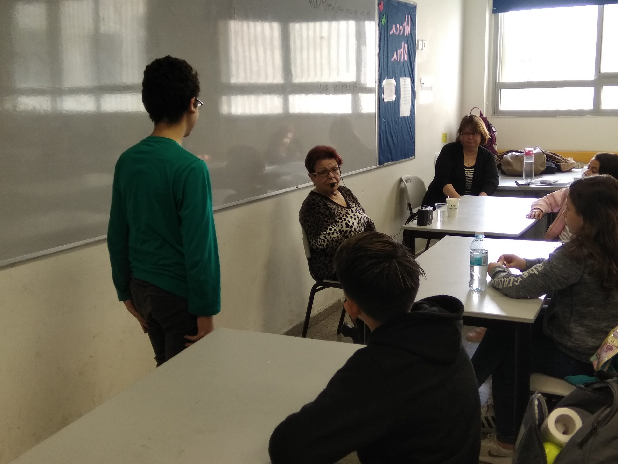 ניצולי אקסודוס במקיף י"ב המעיין בראשון לציון