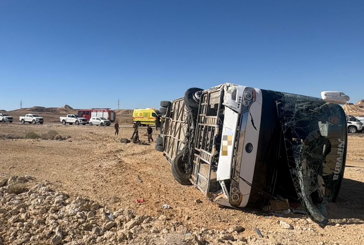 bus accident mizpe ramon