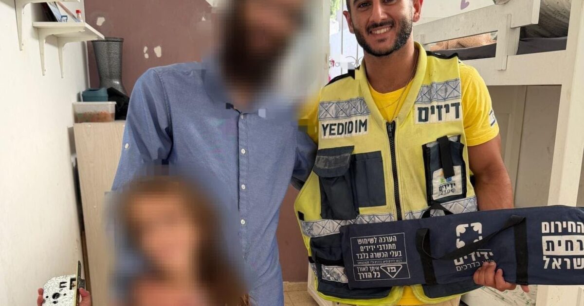 yedididm eilat stuck door