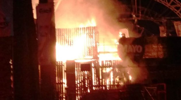 מועדון המאיו נשרף. צילום כיבוי אש