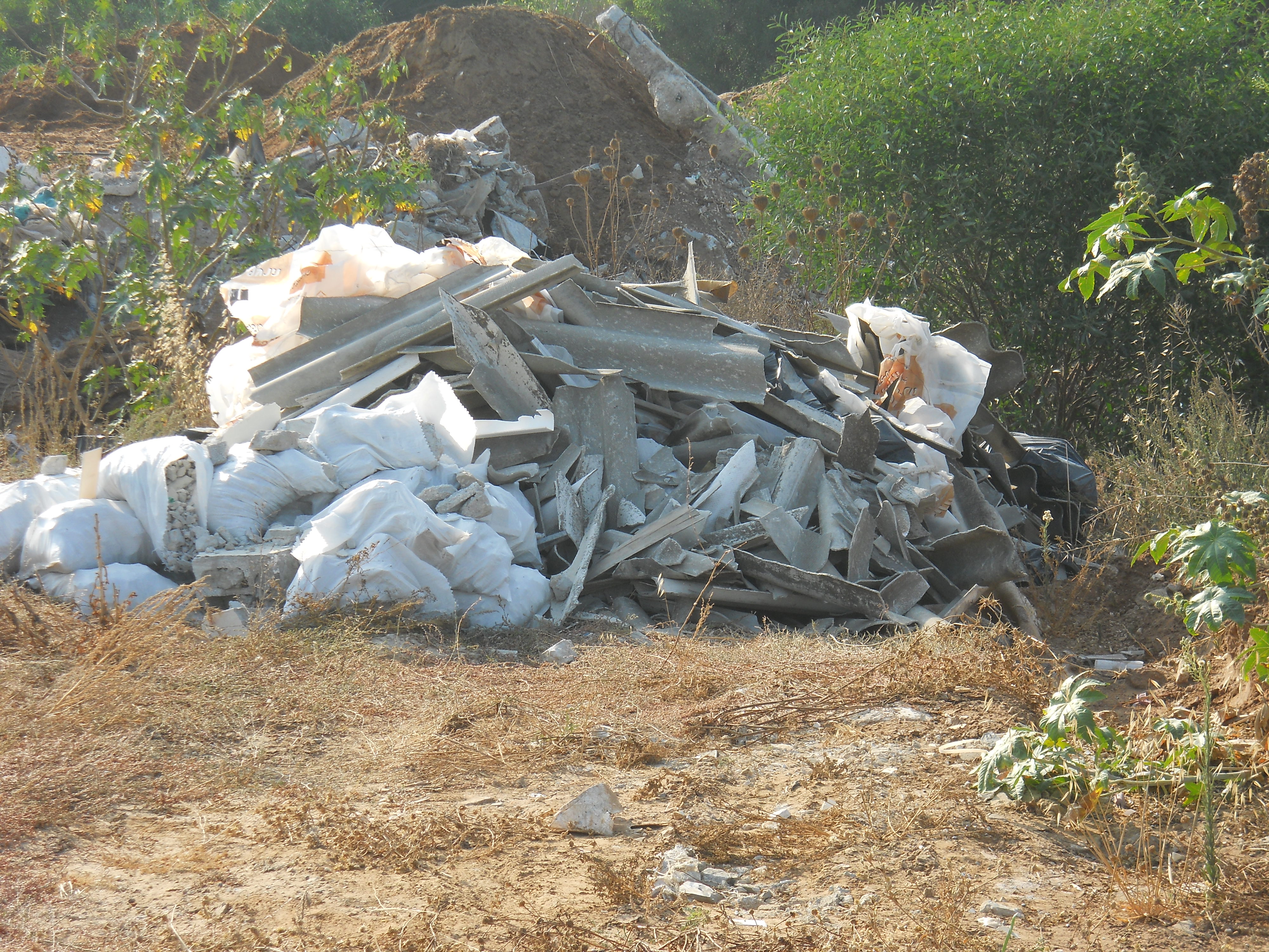אתר סילוק פסולת לא חוקי. צילום המשטרה הירוקה המשרד להגנת הסביבה (3)