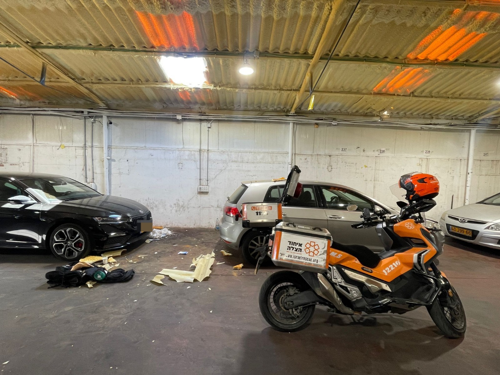 tel aviv accident worker roof