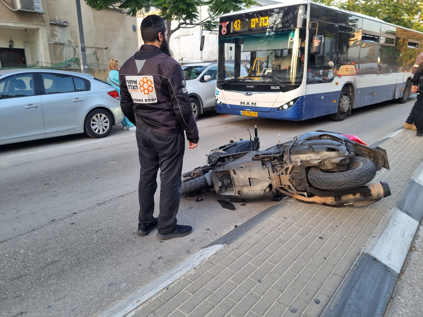 holon accident bic and man