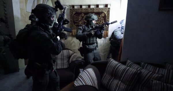 rishon casefet steal