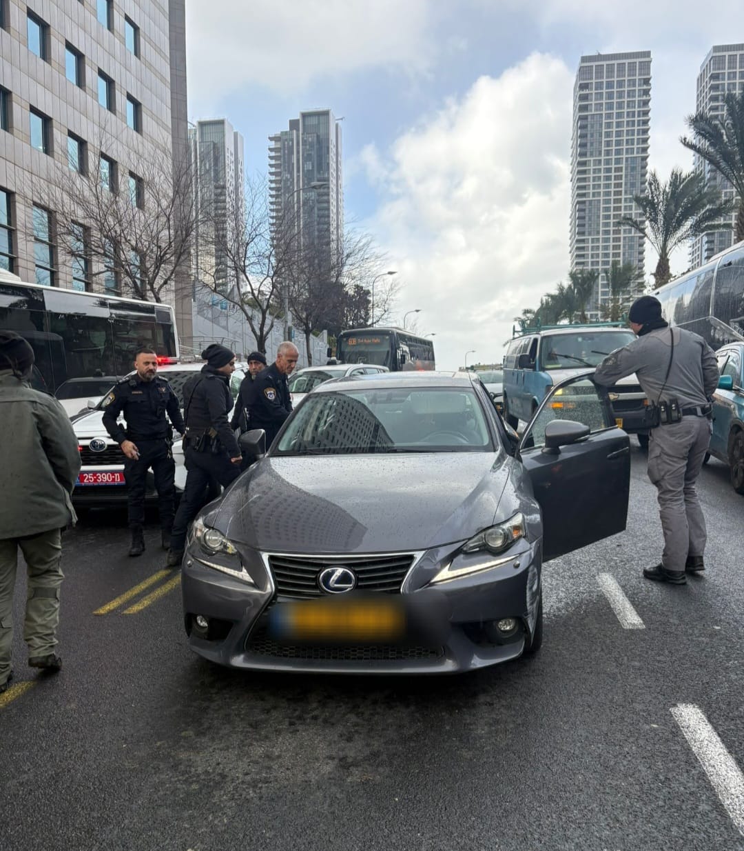 steal expensive car tlv