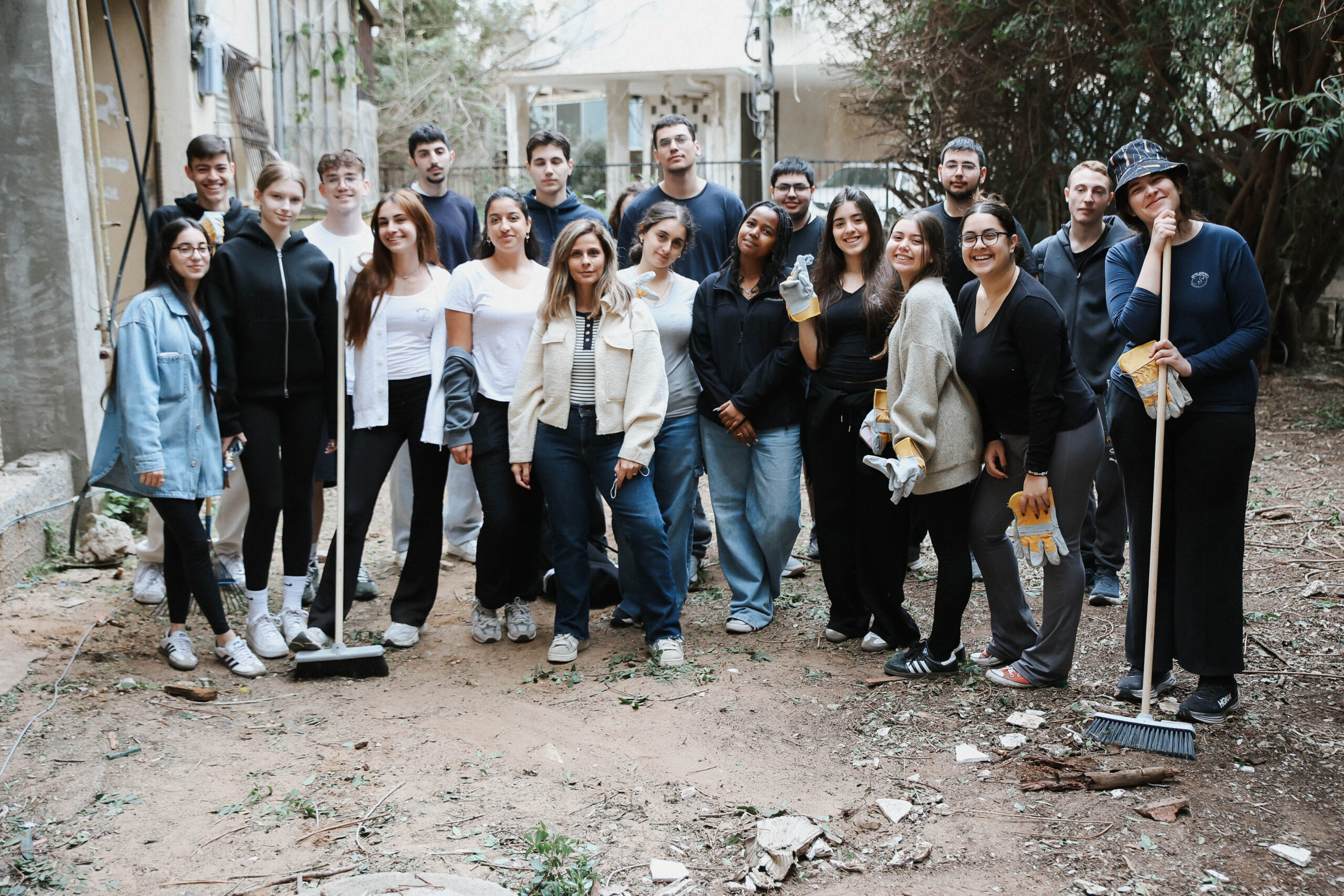 clean bat yam young