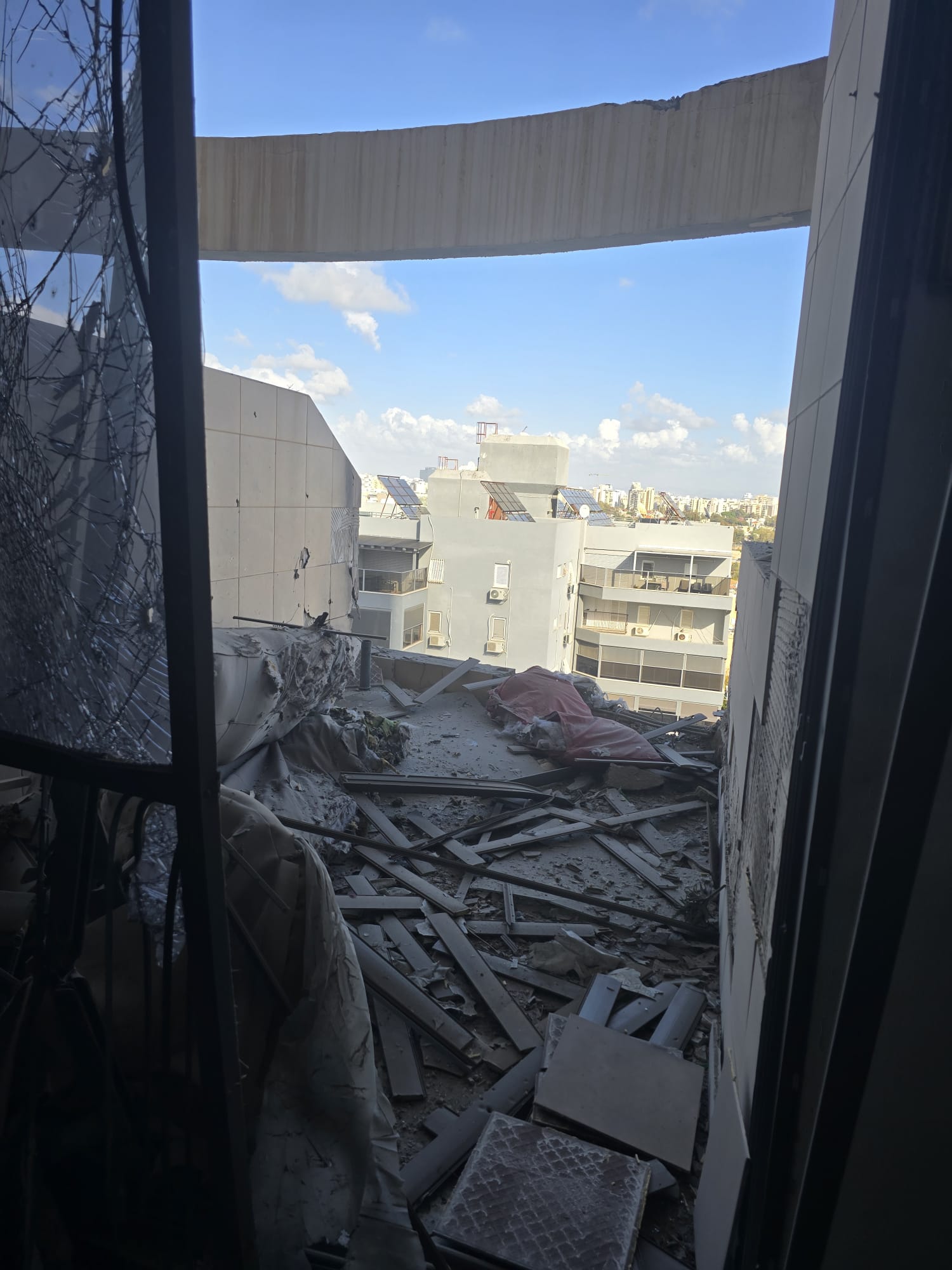 bat yam fell boom4.jpg