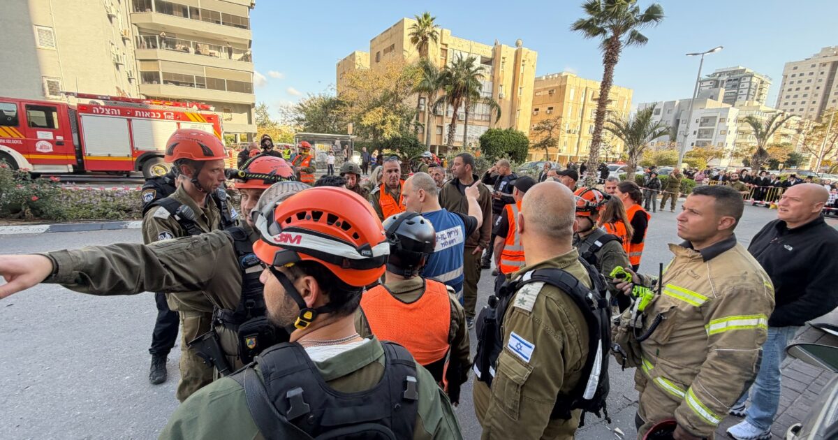 bat yam fell boom