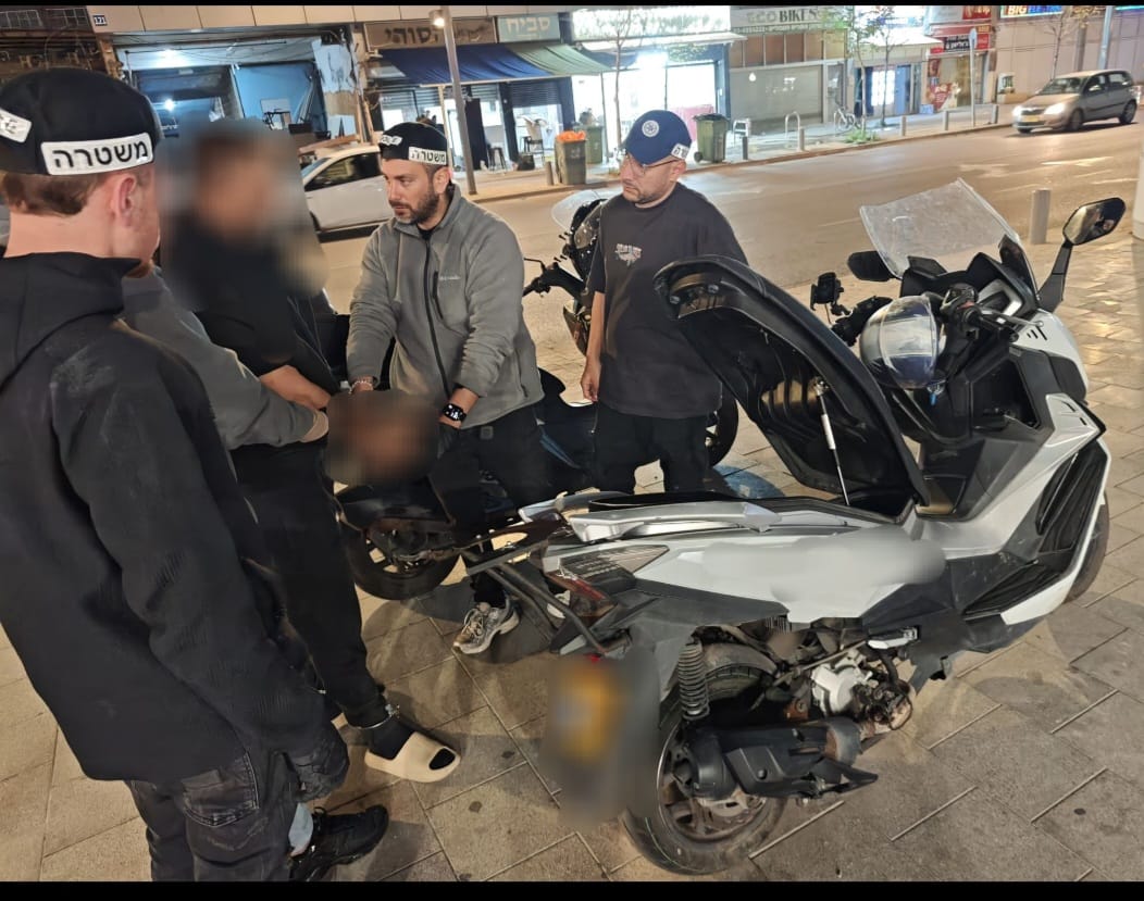 arrest steal phone texi driver