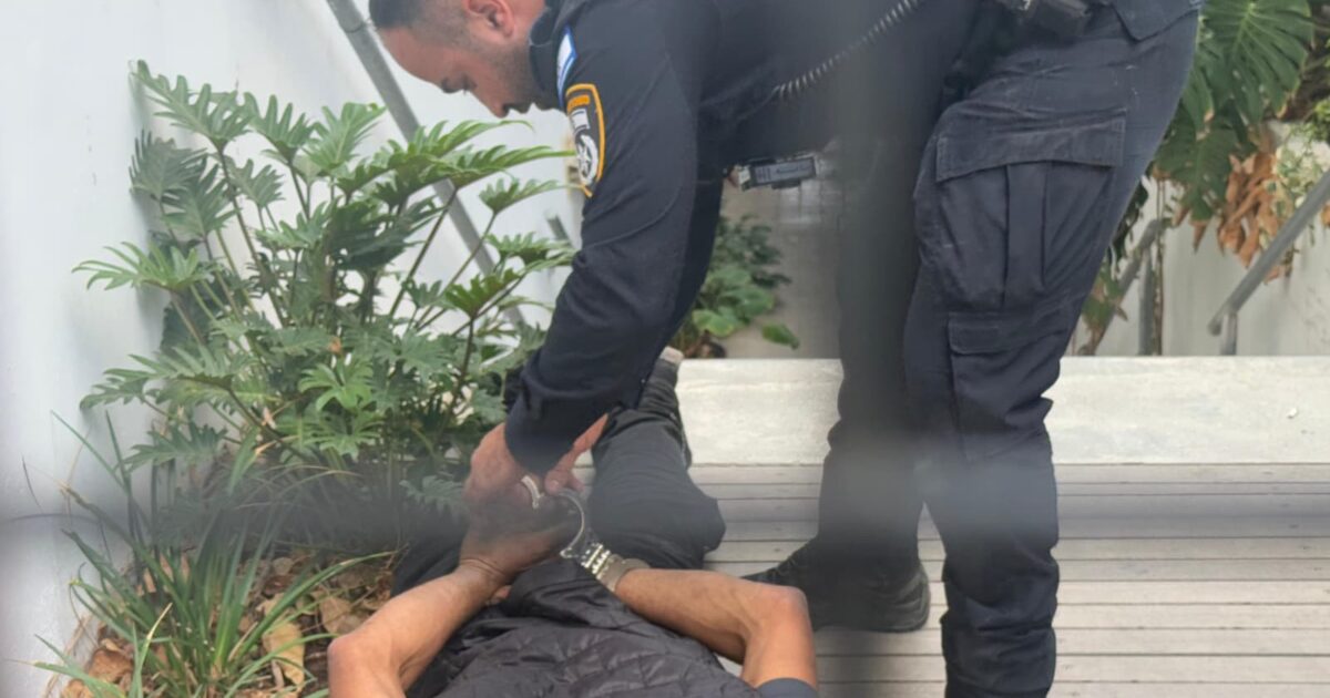 arrest tlv archiect