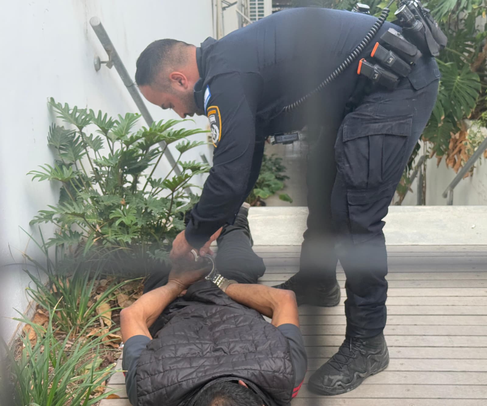 arrest tlv archiect