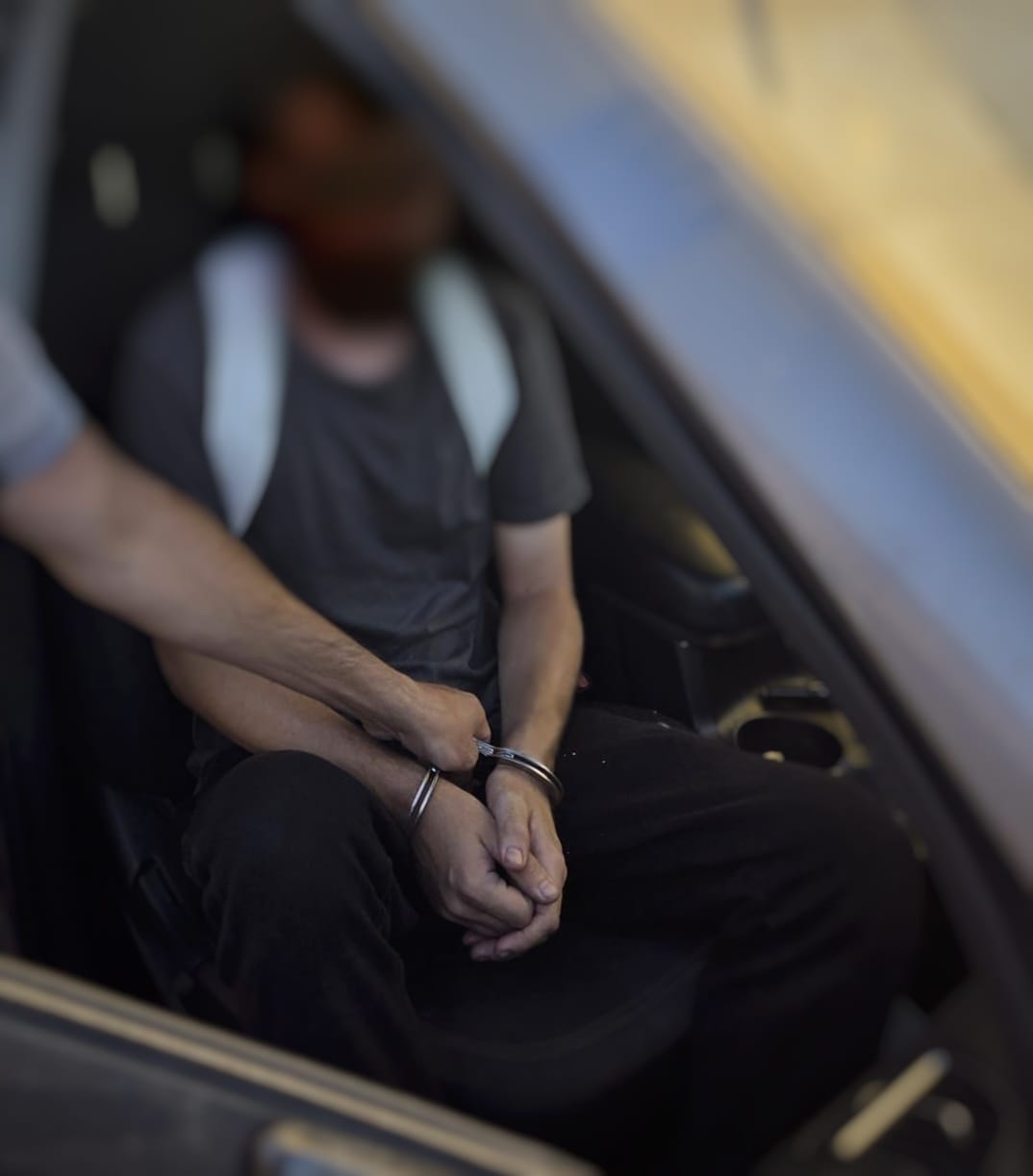 arrest car break holon