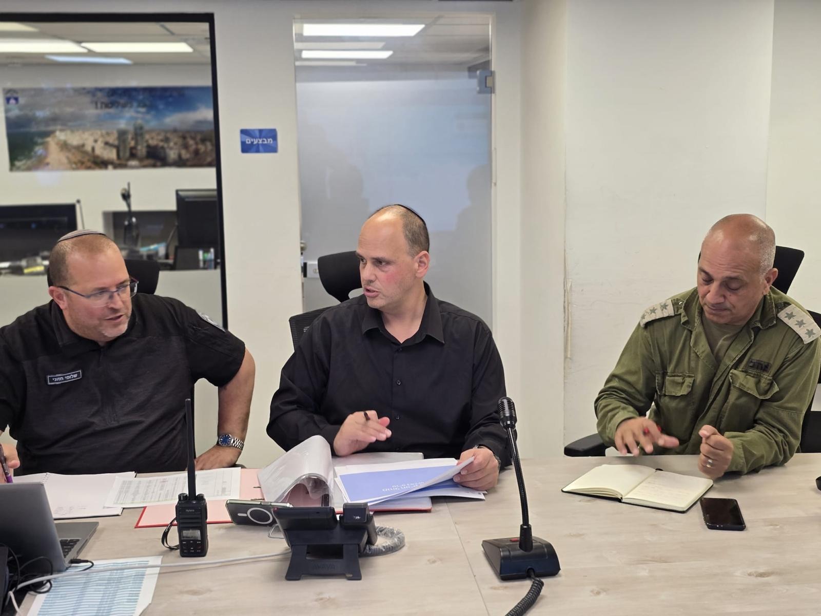 עיריית בת-ים מחדדת הנחיות כלל המקלטים הציבוריים נפתחו, מוסדות החינוך לא יפעלו וחופי הים סגורים