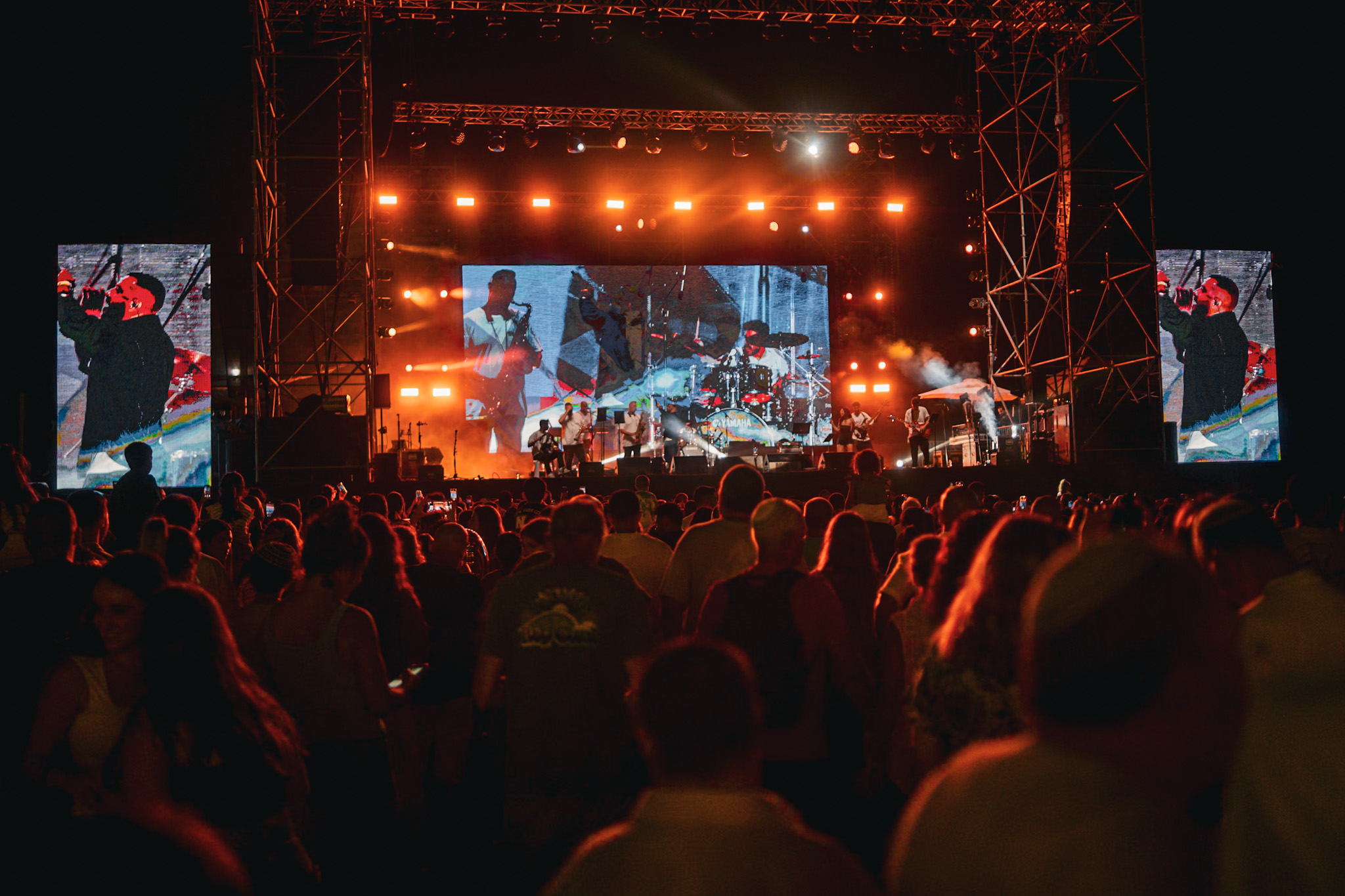 bat yam show 1001