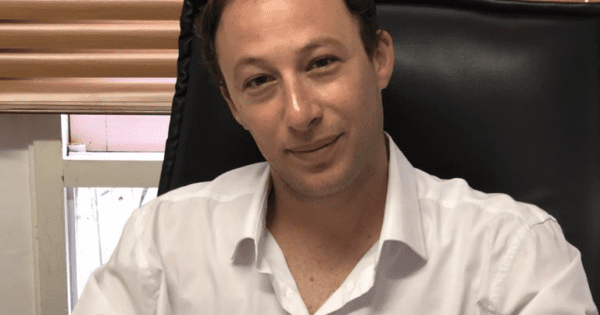 ליאור פליק. יו"ר אגודת הסטודנטים הארצי של האוניברסיטה הפתוחה. אלבום פרטי