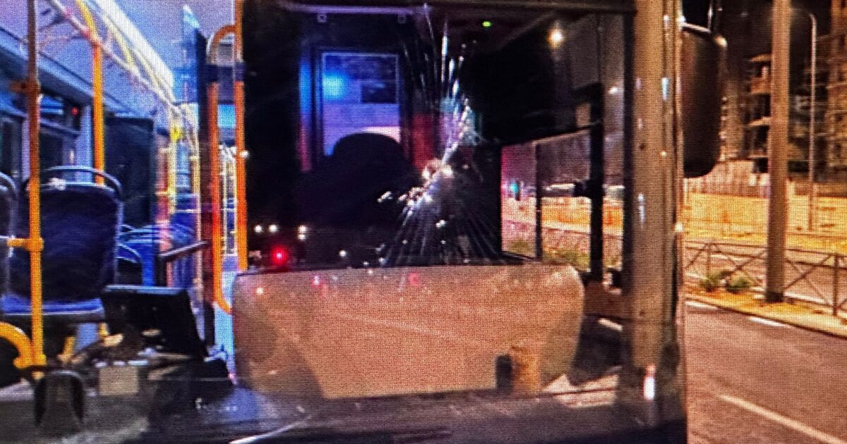 attack bus driver jerus cigaret main