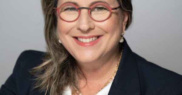 dr yael