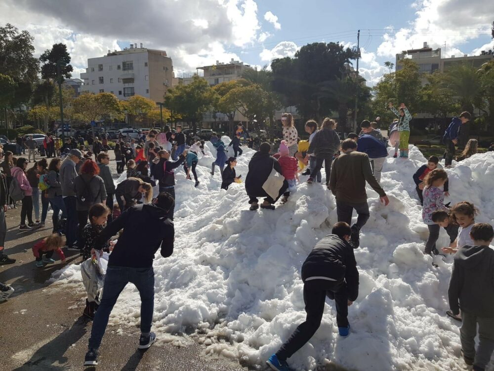 שלג בחניון העירייה ינואר 2019