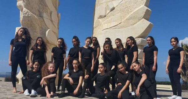 ריקוד מחווה לשורדי השואה. צילום אלבום פרטי רויטל דיין