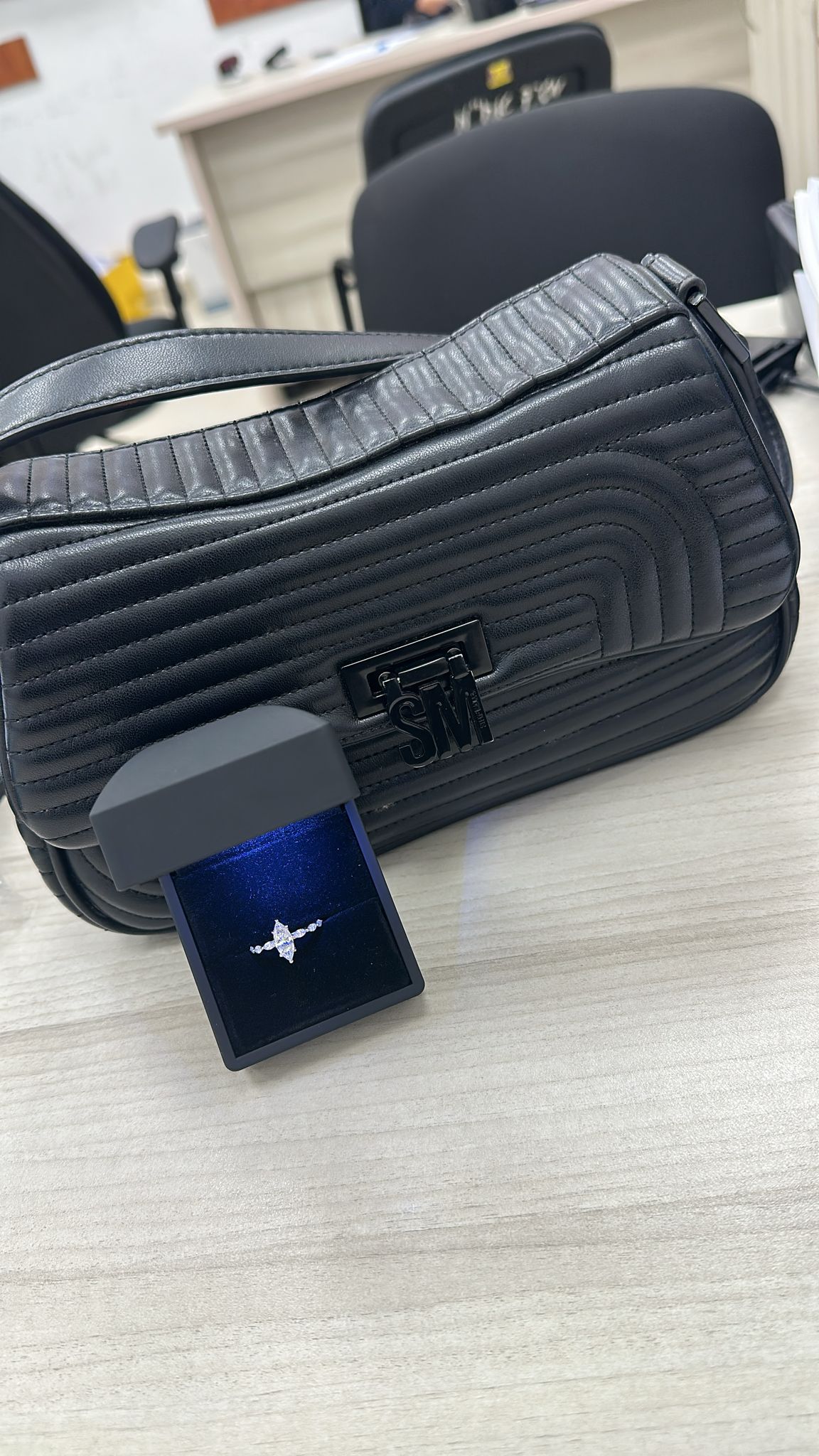 stolen ring hadera