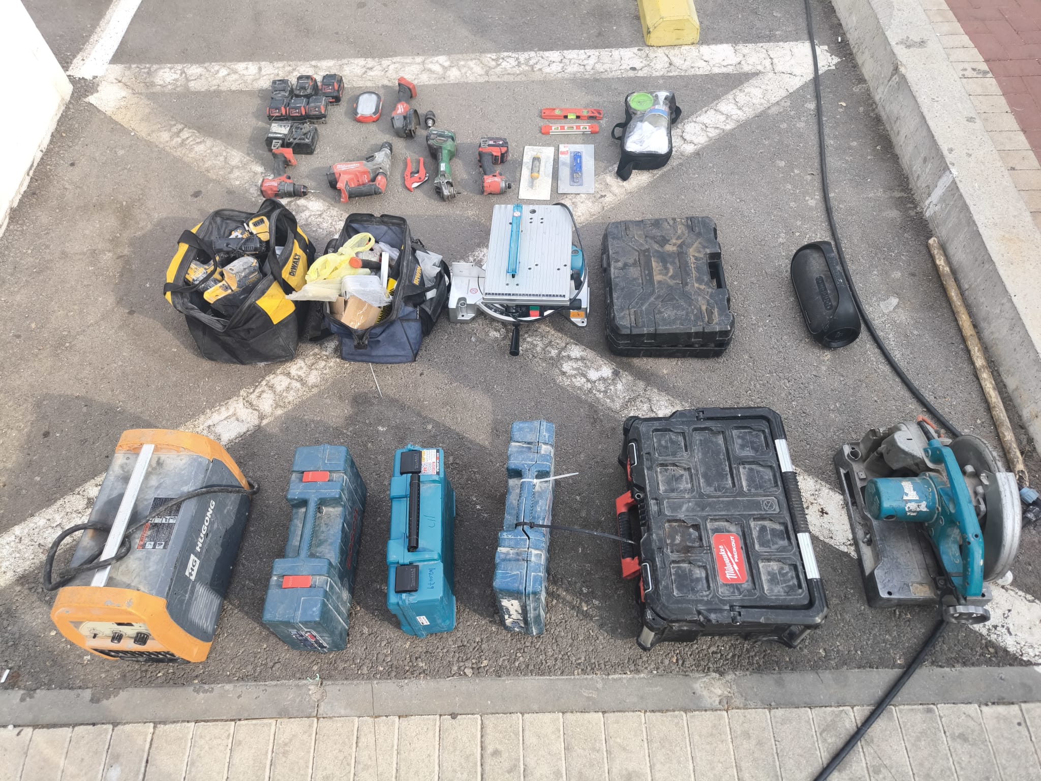 tools still car herzeliya