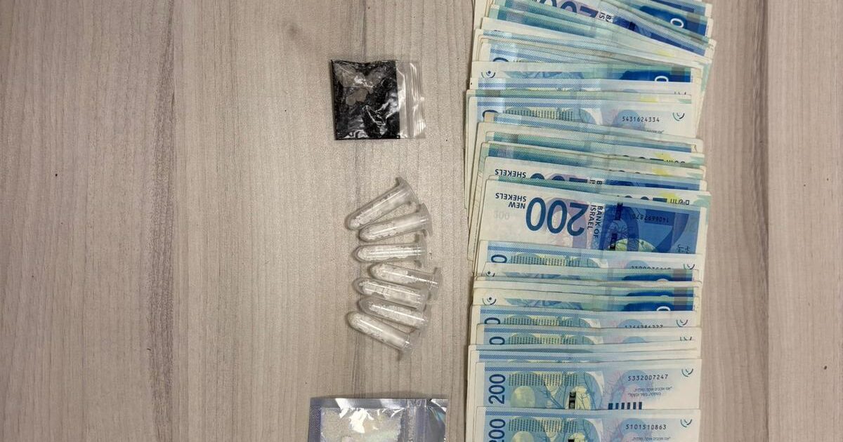 drugs and money or akiva
