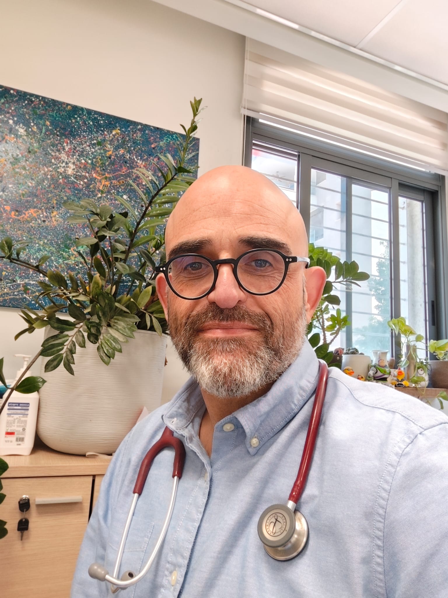 dr yair zroya