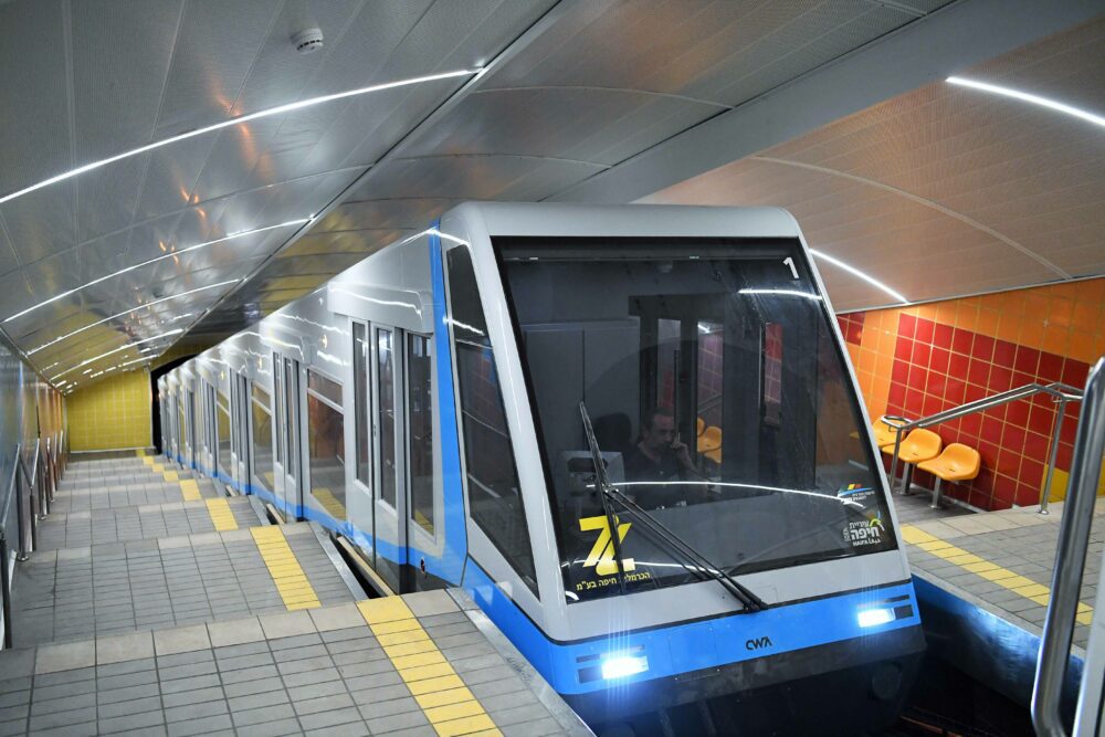 הכרמלית תושבת דווקא ביום מירוץ הלילה. צילום: ראובן כהן
