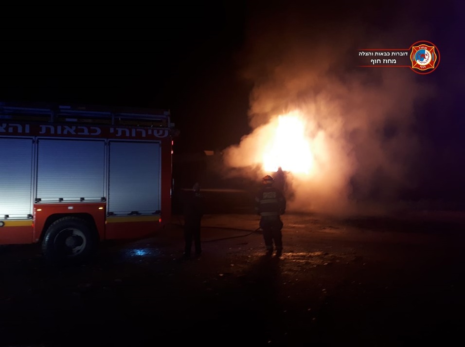 משאית עולה באש טבעון