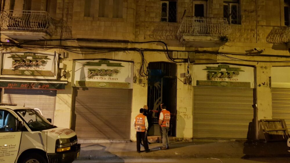 בזירה נתפס גבר שלישי החשוד המעורבות ברצח. צילום: איחוד הצלה