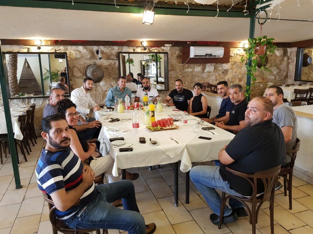 דוד עציוני בפגישה היום עם בעלי העסקים במושבה הגרמנית. צילום: באדיבות אייל