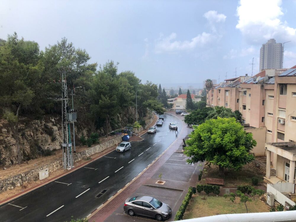 גשם ראשון בטירת הכרמל. צילום אושרי טוויג