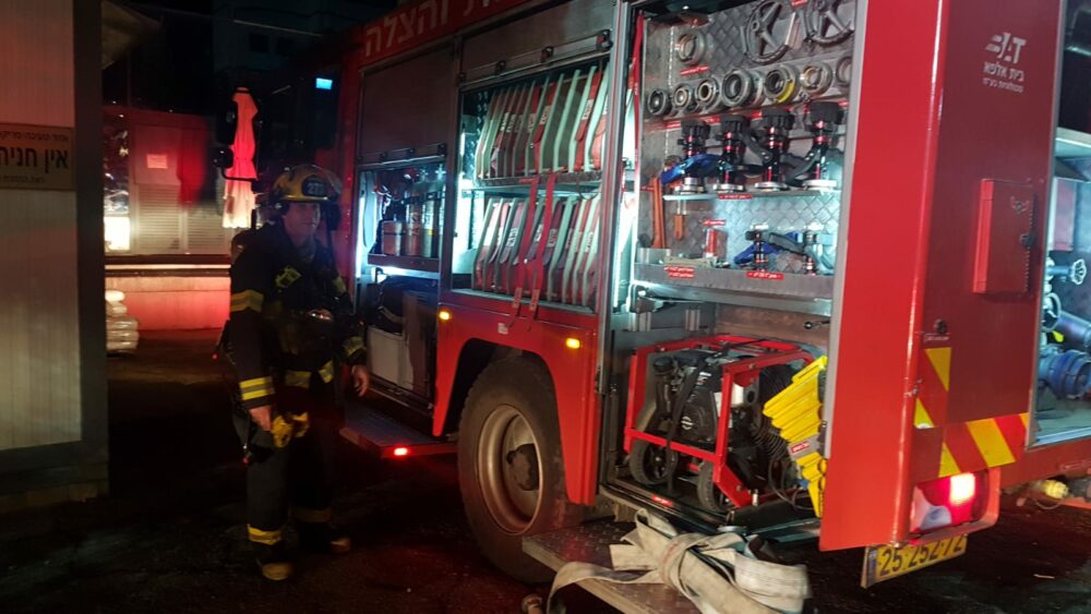 מכת ברק. השריפה באינטל. צילום דוברות כב"ה מחוז חוף