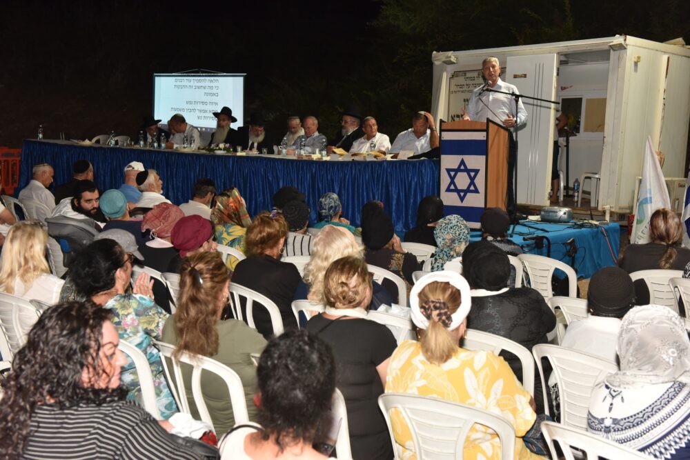 עיריית קריית אתא מסייעת במשך השנים לקיום ההילולה ונוטלת חלק בארגון האירוע. צילום: עיריית ק. אתא