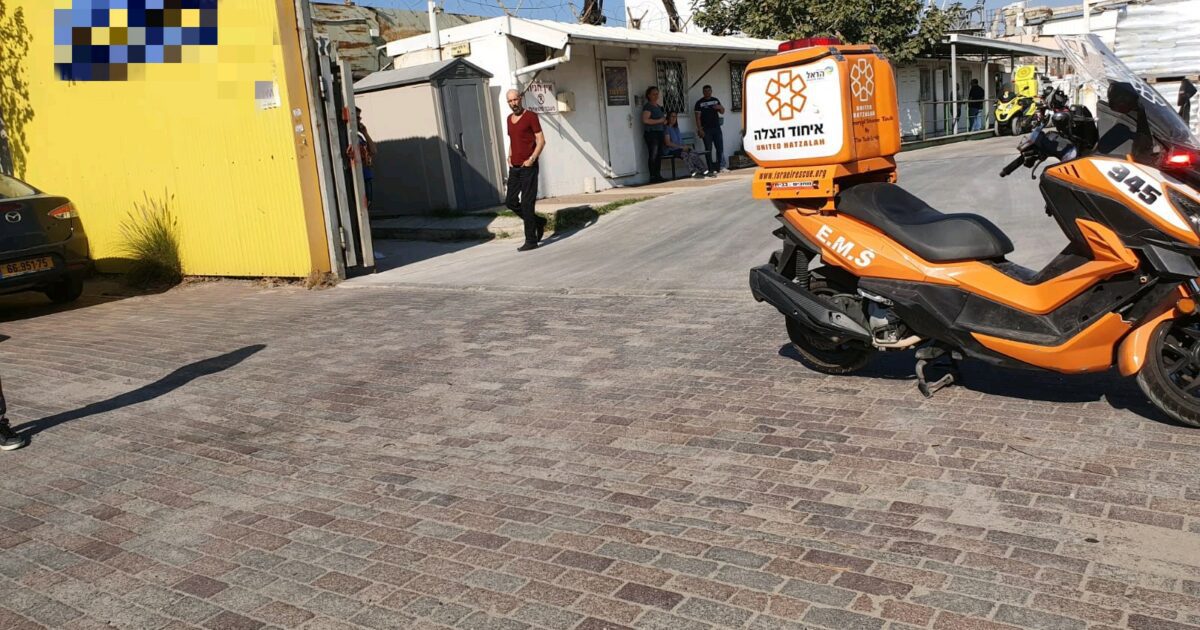 זירת תאונת העבודה הקטלנית במפעל בחיפה. צילום: איחוד הצלה