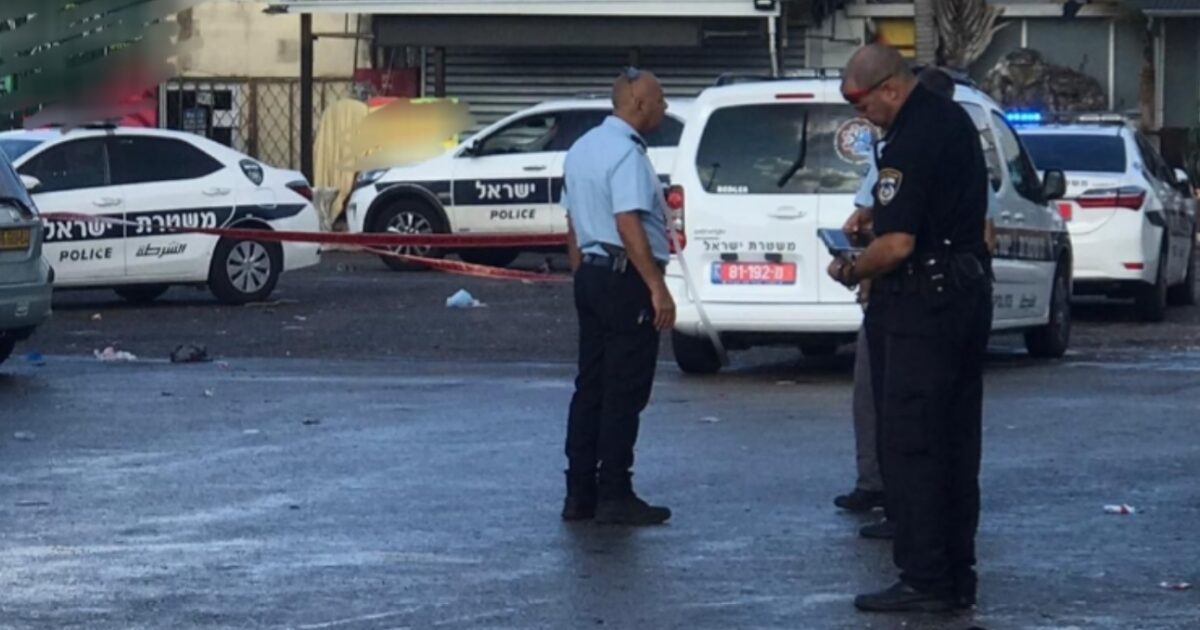כוחות משטרה בזירת עוד מקרה דקירה בליל שישי בחיפה. צילום: דוברות המשטרה