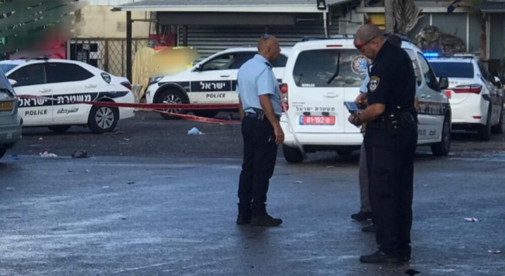 כוחות משטרה בזירת עוד מקרה דקירה בליל שישי בחיפה. צילום: דוברות המשטרה