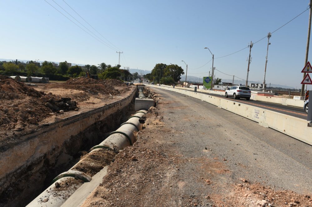 במסגרת העבודות תתבצע הרחבה של כביש הגישה המזרחי לעיר. צילום: עיריית ק. אתא