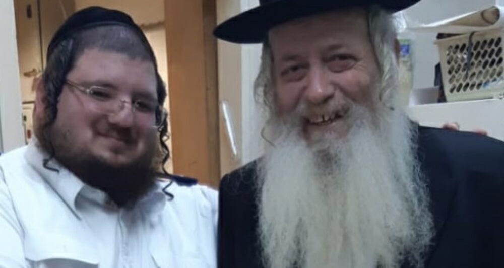 החובש החיפאי וישראל שחזר לחיים. "אלוהים שלח לי אותו". נס בנתב"ג. צילום: דוברות מד"א