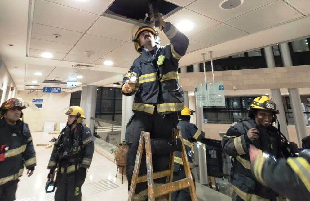 שריפה בביטוח לאומי. צילום דובר כבאות והצלה חיפה