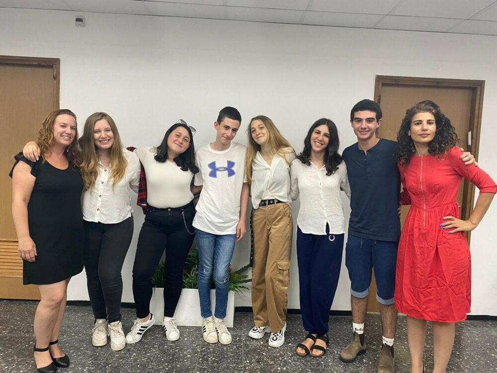 נבחרי מועצת הנוער החיפאית. צילום דוברות