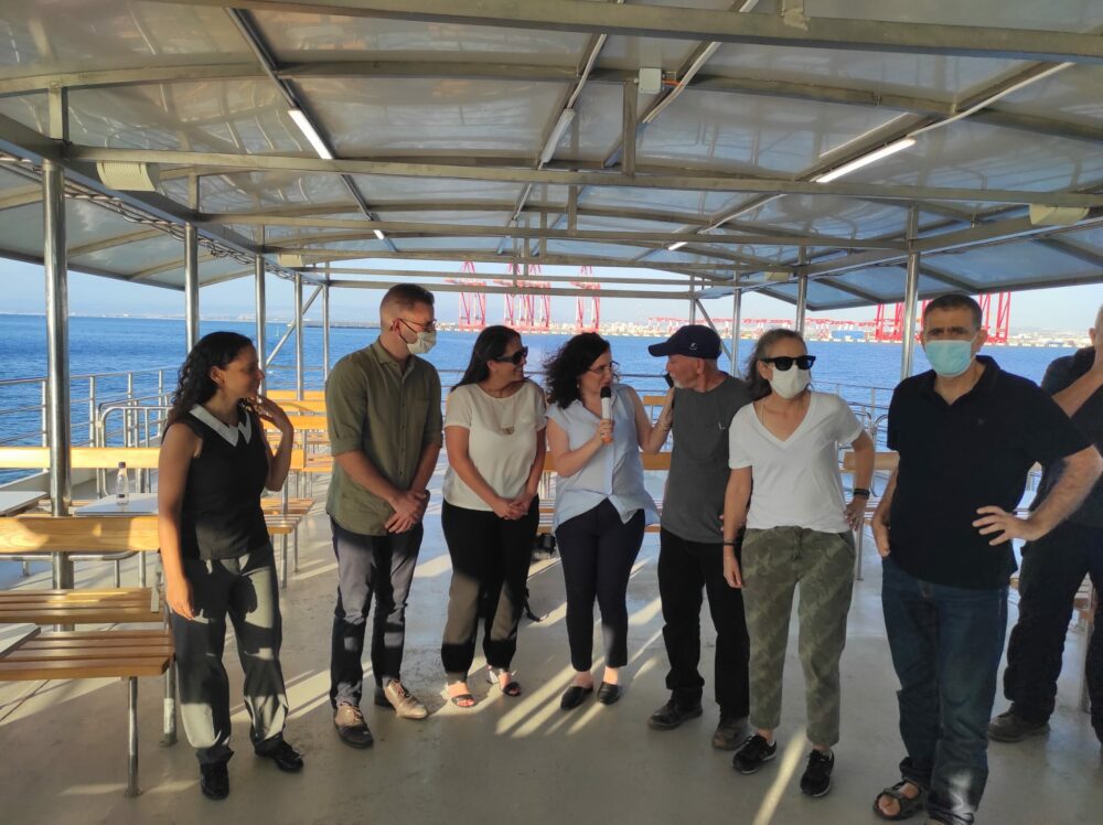 סיור של השדולה הפרלמנטרית להבראת מפרץ חיפה בהובלת איגוד ערים. צילום יחצ