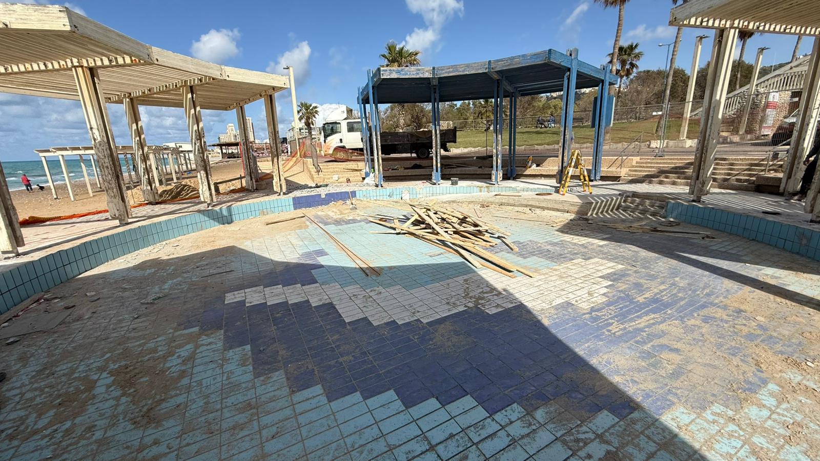 hof zamin pool2