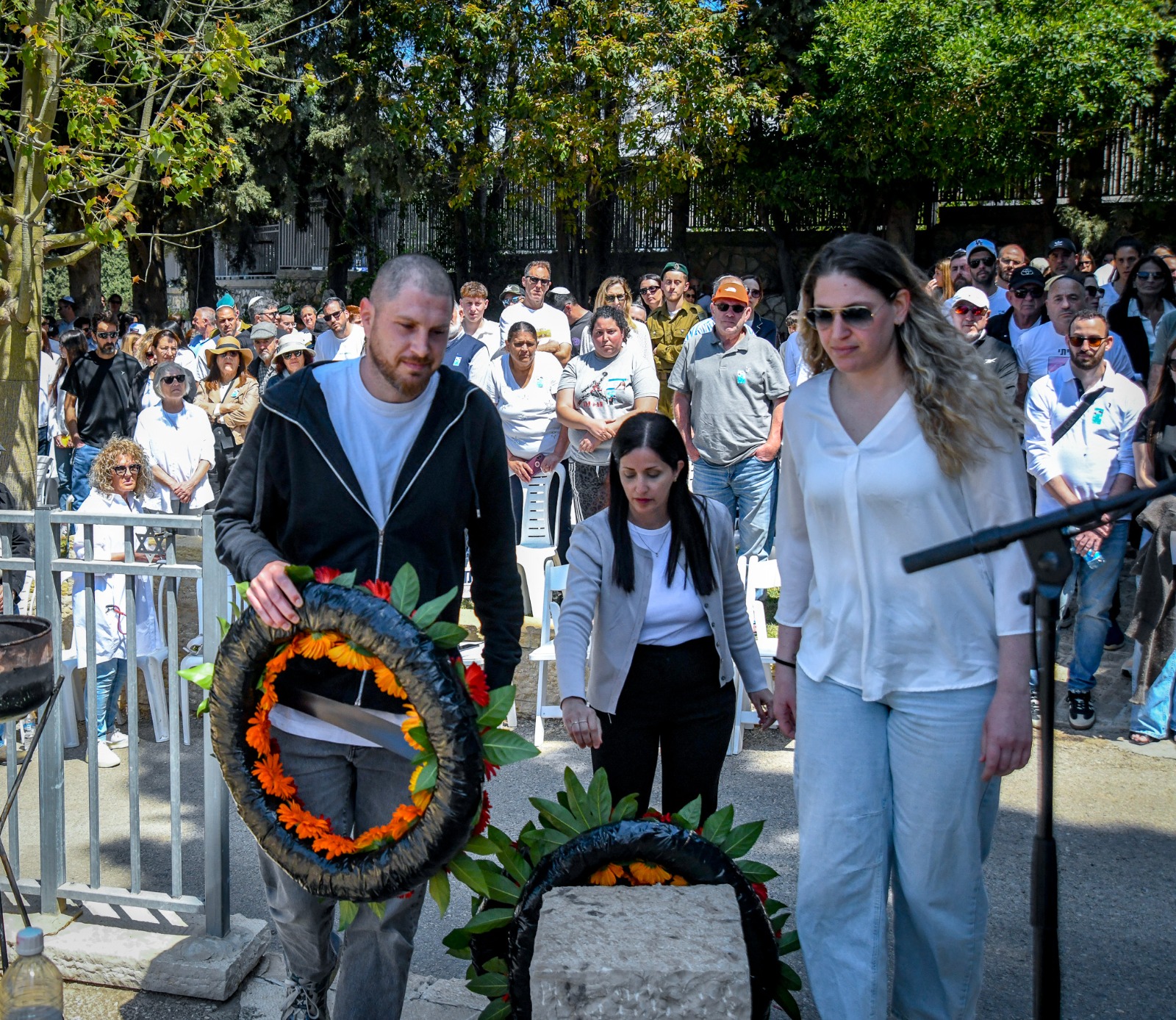 yom hazikaron graves